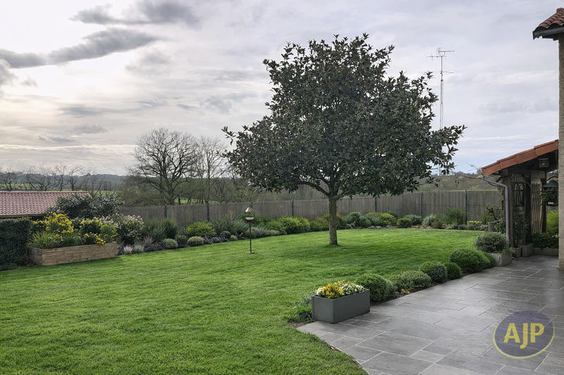 Maison - 110 m² - 6 pièces