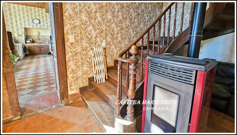 Corps de ferme - 8 000 m² - 7 pièces