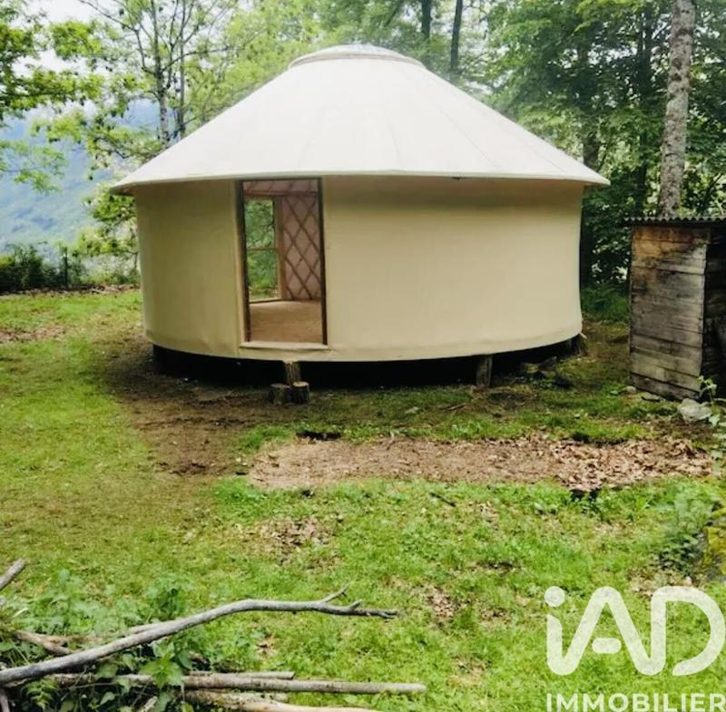 Maison - 300 m² - 9 pièces