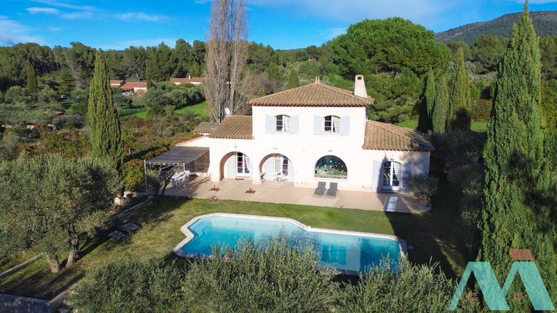 Maison - 185 m² - 5 pièces