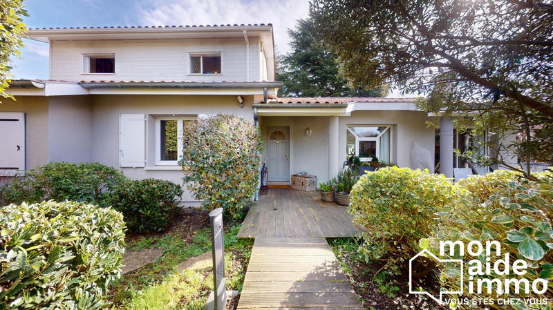 Maison traditionnelle - 170 m² - 6 pièces