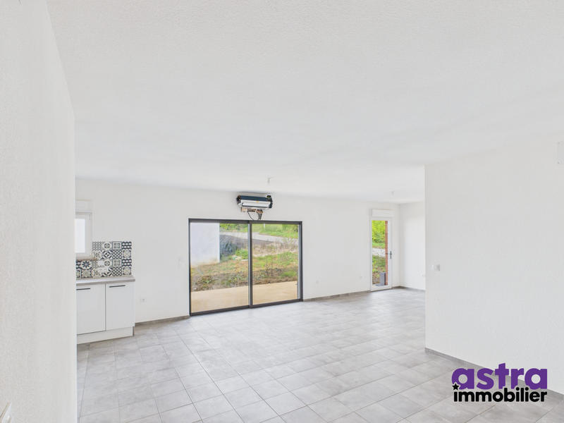 Maison - 93 m² - 4 pièces