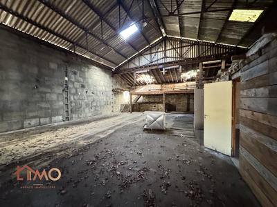 Parking / Garage - 208 m²