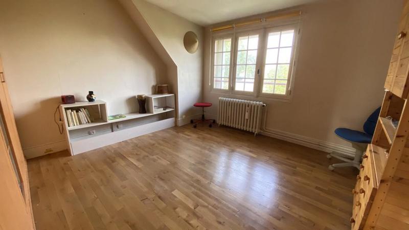 Maison - 162 m² - 9 pièces