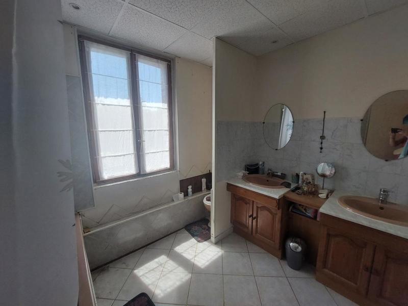 Maison - 99 m² - 5 pièces