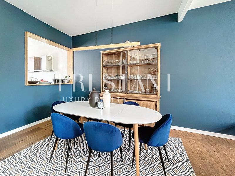 Maison - 195 m² - 8 pièces