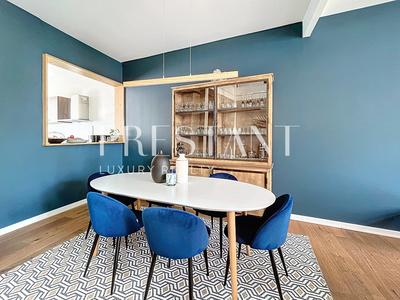 Maison - 195 m² - 8 pièces