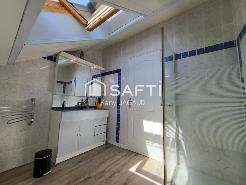 Maison - 211 m² - 8 pièces