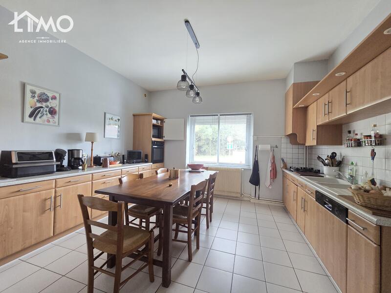 Maison en pierre - 196 m² - 7 pièces