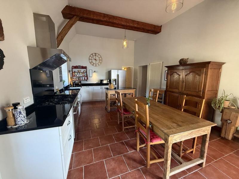 Maison ancienne - 242 m² - 8 pièces