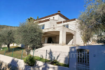 Maison - 160 m² - 5 pièces