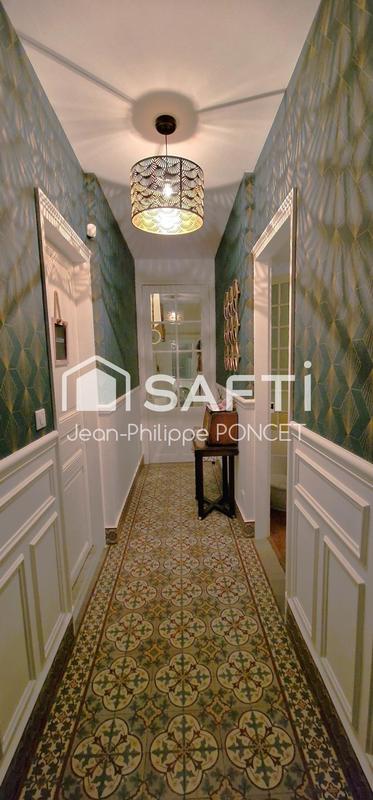 Maison - 245 m² - 8 pièces