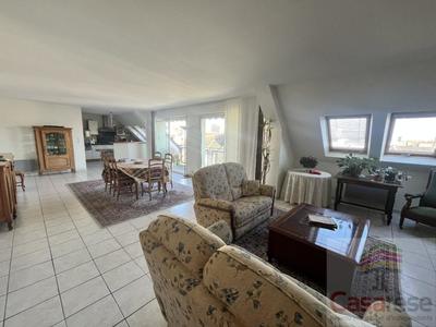 Appartement - 146 m² - 5 pièces