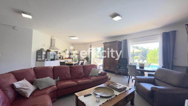 Maison - 461 m² - 10 pièces