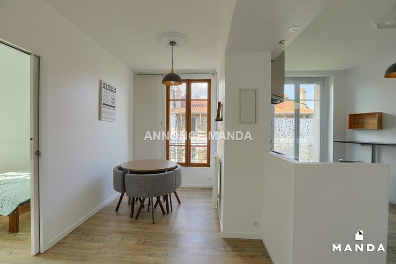 Chambre - 12 m² - 5 pièces