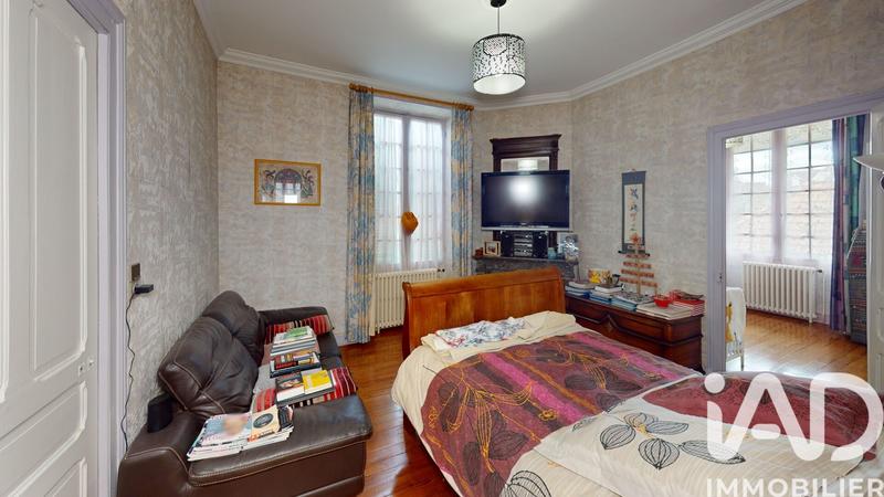 Maison de ville - 252 m² - 9 pièces