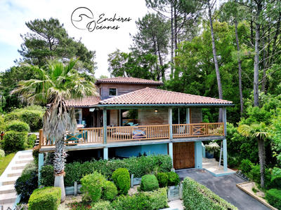 Maison - 230 m² - 6 pièces