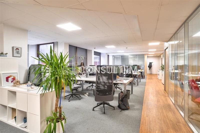 Bureau - 633 m²