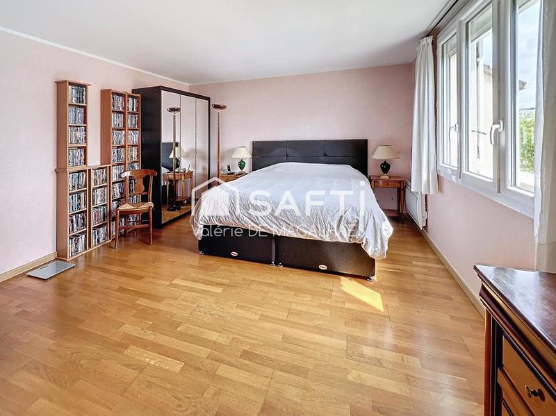 Maison - 152 m² - 7 pièces