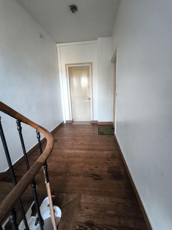 Maison - 400 m² - 7 pièces