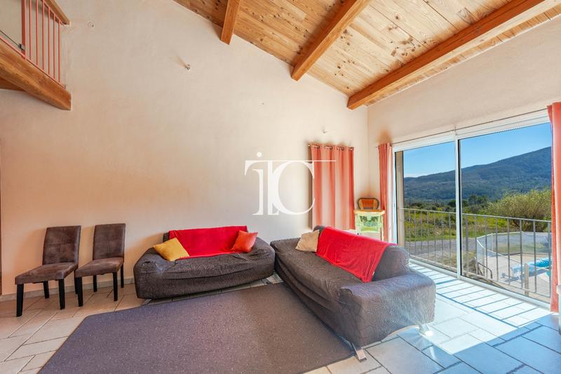 Villa - 160 m² - 5 pièces