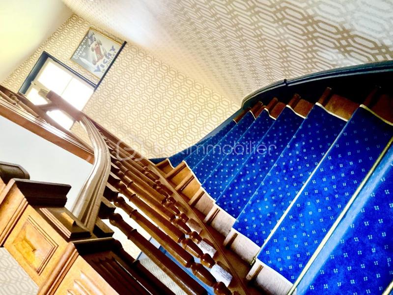 Maison de maîtres - 480 m² - 9 pièces