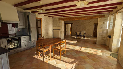 Maison - 242 m² - 5 pièces