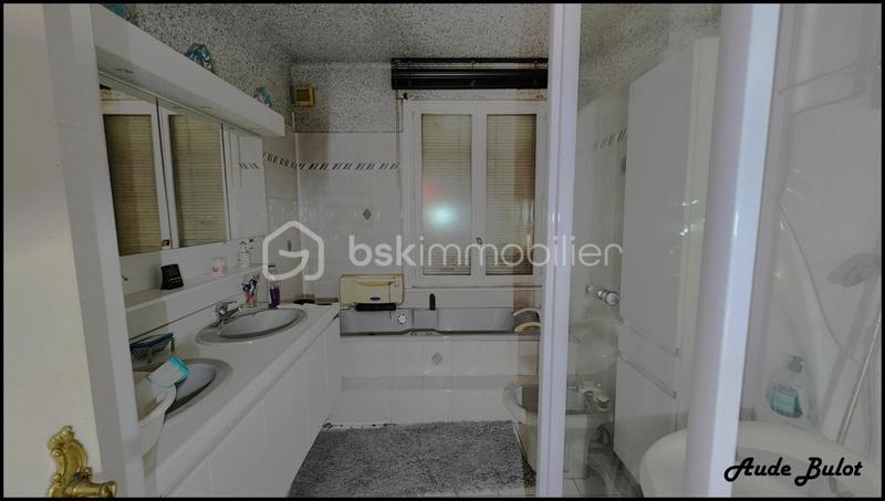 Maison - 165 m² - 8 pièces