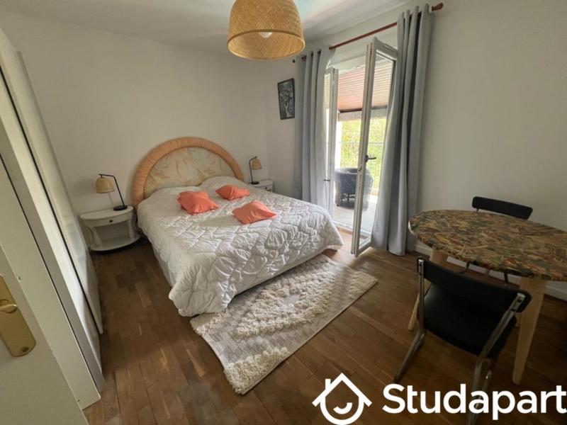 Chambre - 9 m² - 1 pièce