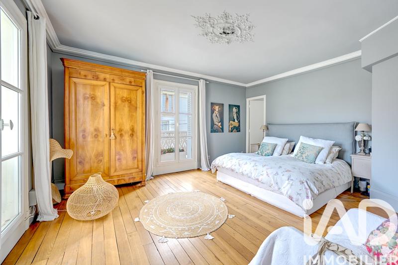 Maison - 299 m² - 10 pièces