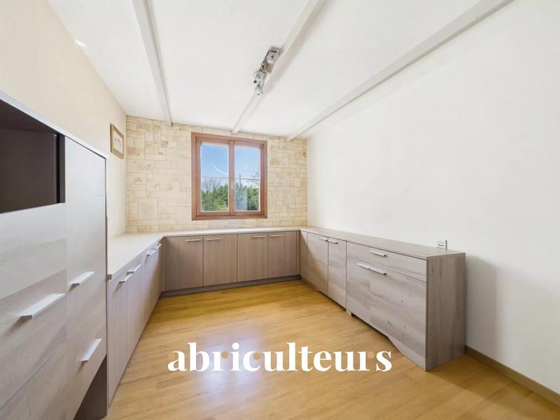 Maison - 180 m² - 7 pièces