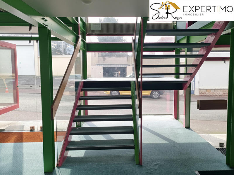 Maison - 320 m² - 5 pièces