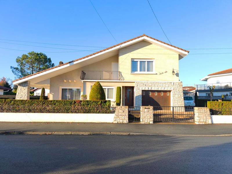 Maison - 181 m² - 7 pièces