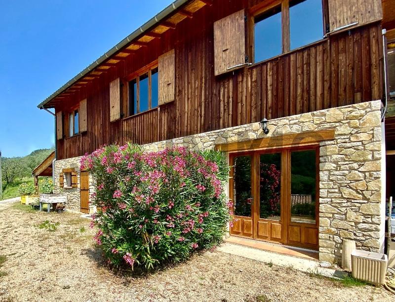 Maison - 229 m² - 4 pièces