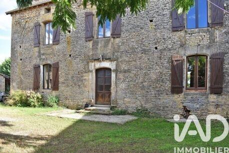 Maison - 300 m² - 15 pièces