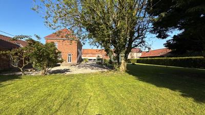 Maison - 245 m² - 9 pièces