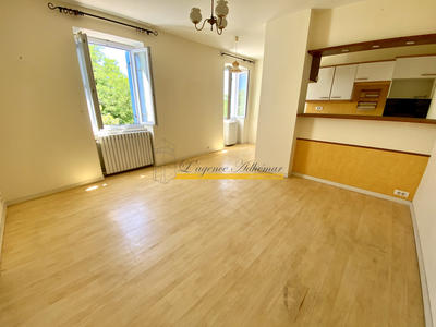 Propriété - 400 m² - 10 pièces