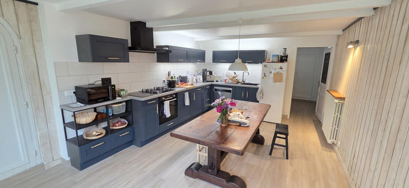 Propriété - 205 m² - 9 pièces