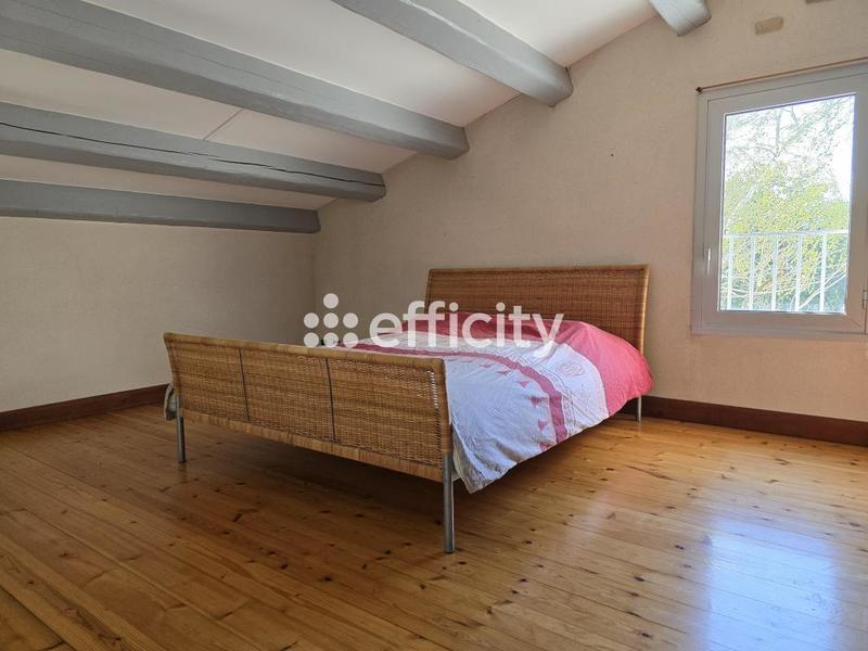 Maison - 212 m² - 7 pièces