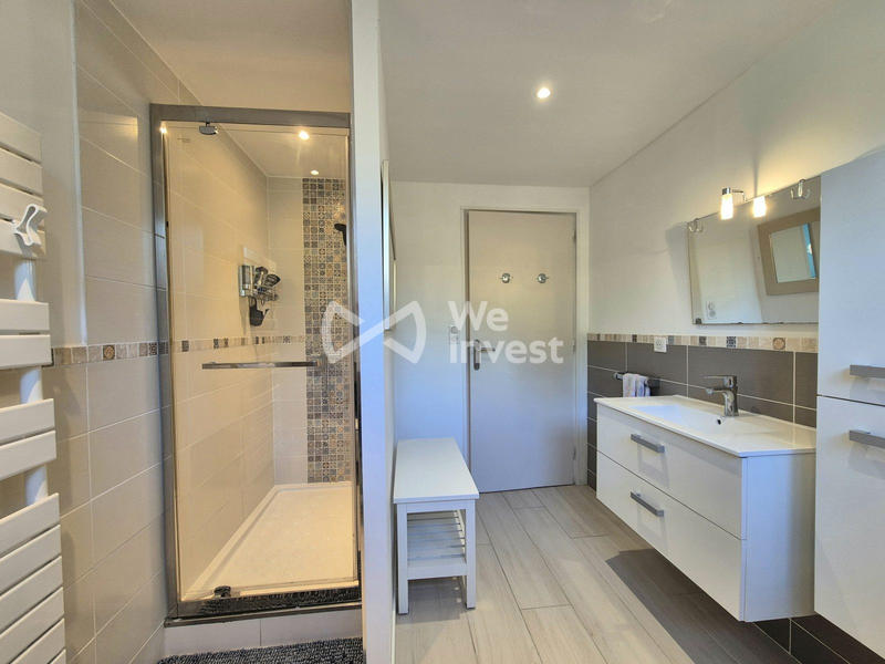 Maison - 215 m² - 7 pièces