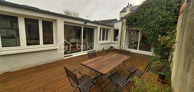 Maison de ville - 200 m² - 14 pièces