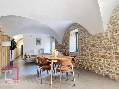 Appartement - 95 m² - 4 pièces