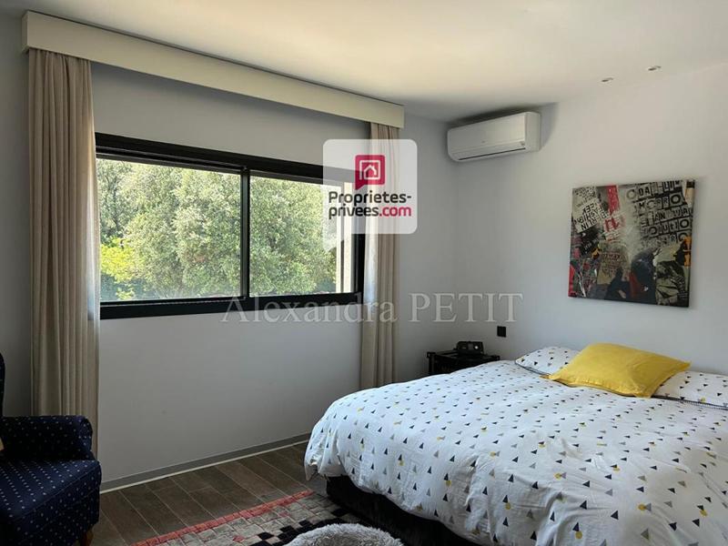 Maison - 257 m² - 7 pièces