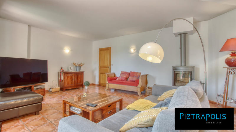 Villa - 204 m² - 8 pièces