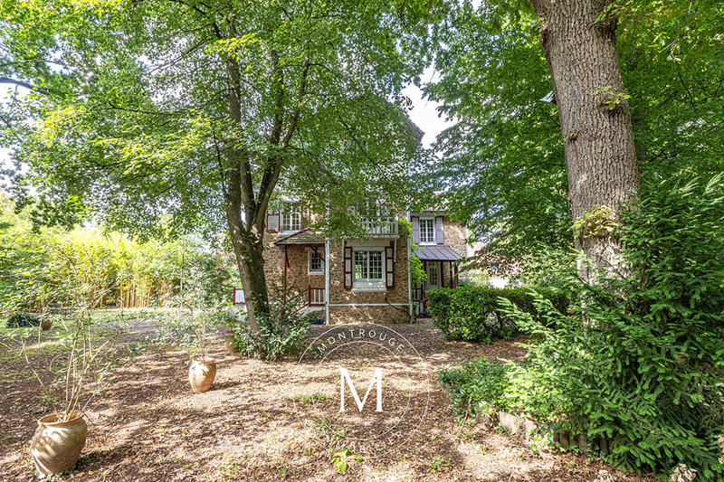 Maison - 269 m² - 10 pièces