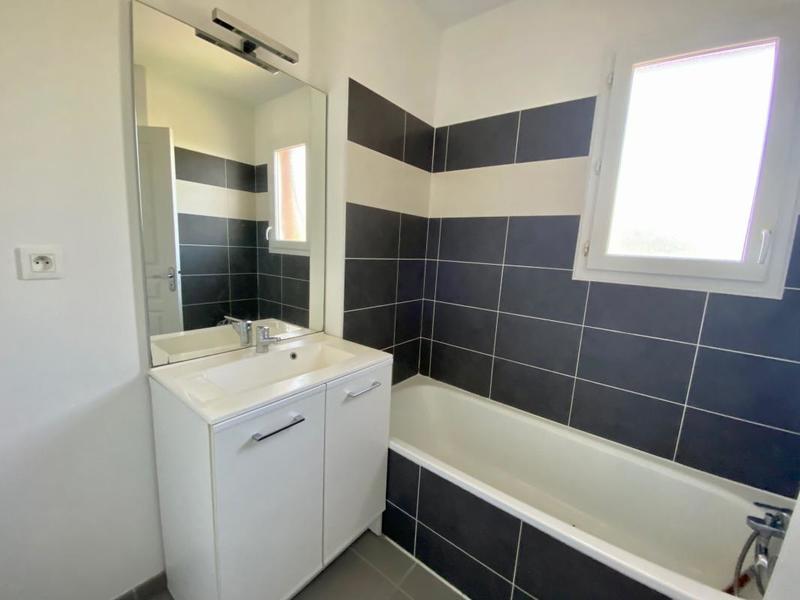 Villa - 80 m² - 4 pièces