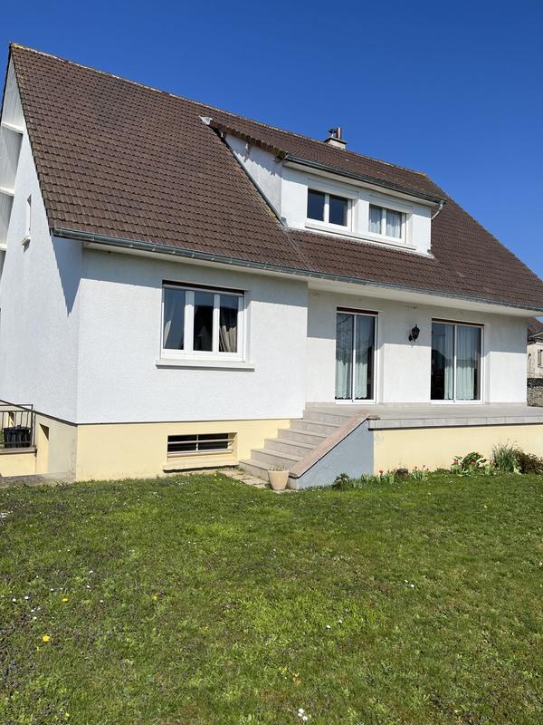 Maison traditionnelle - 149 m² - 6 pièces