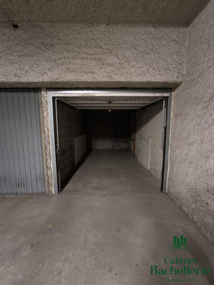 Parking / Garage - 15 m²