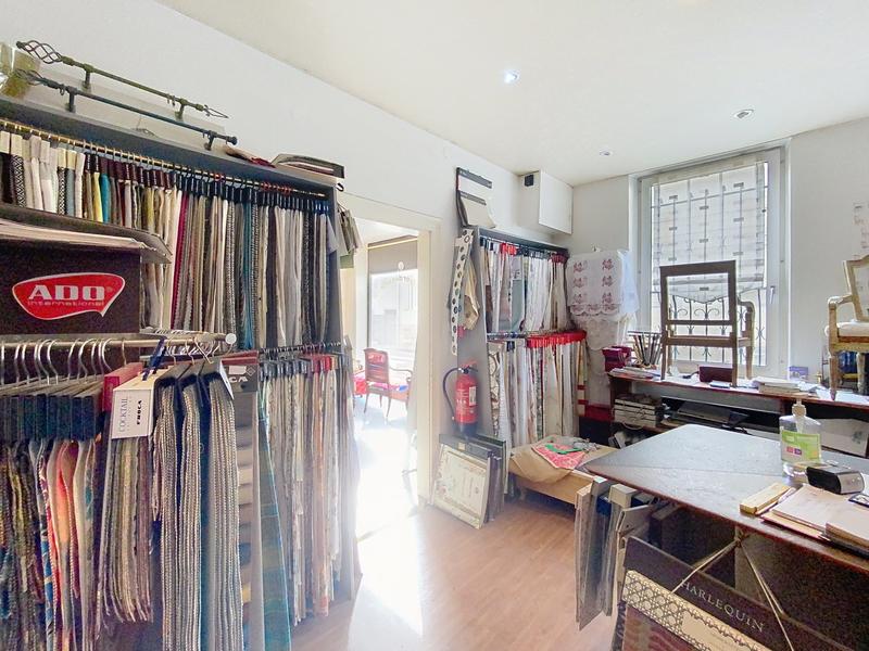 Local d'activités - 135 m² - 5 pièces