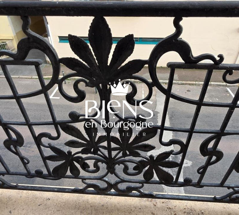 Maison - 200 m² - 9 pièces